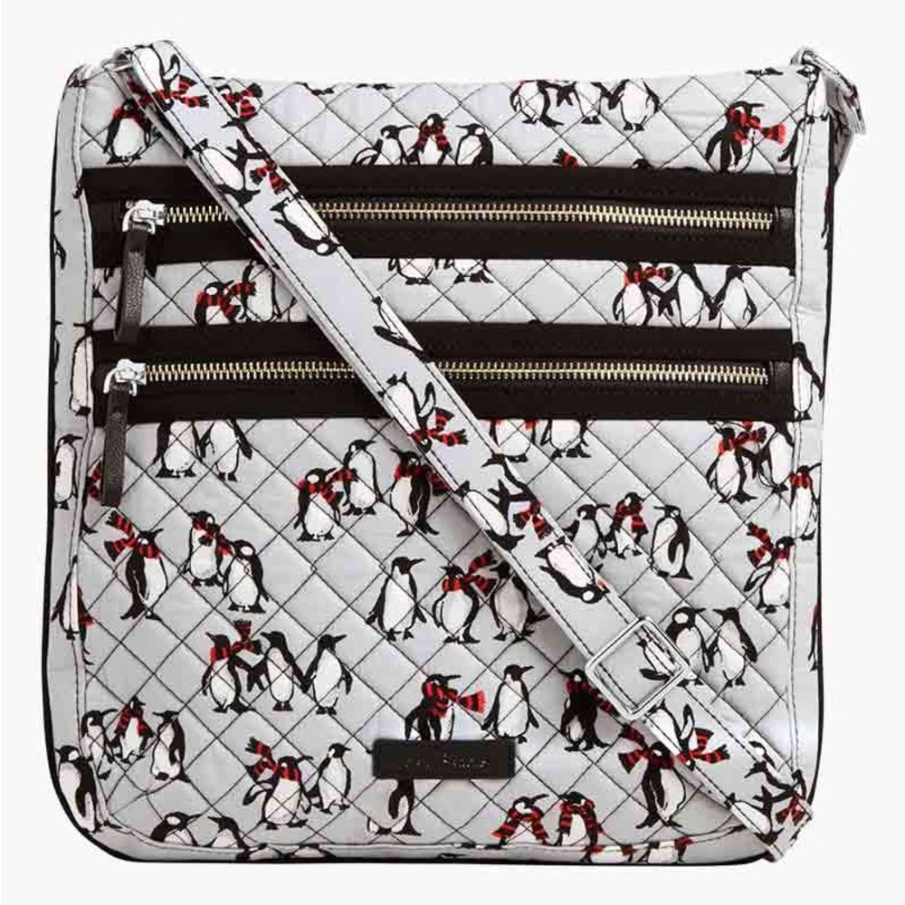 Vera Bradley Penguin Crossbody, perfect companion for winter fashion! 🐧❤️